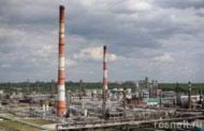Транспорт завода ОАО «НК «Роснефть» оснащается ГЛОНАСС оборудованием и тахографами.